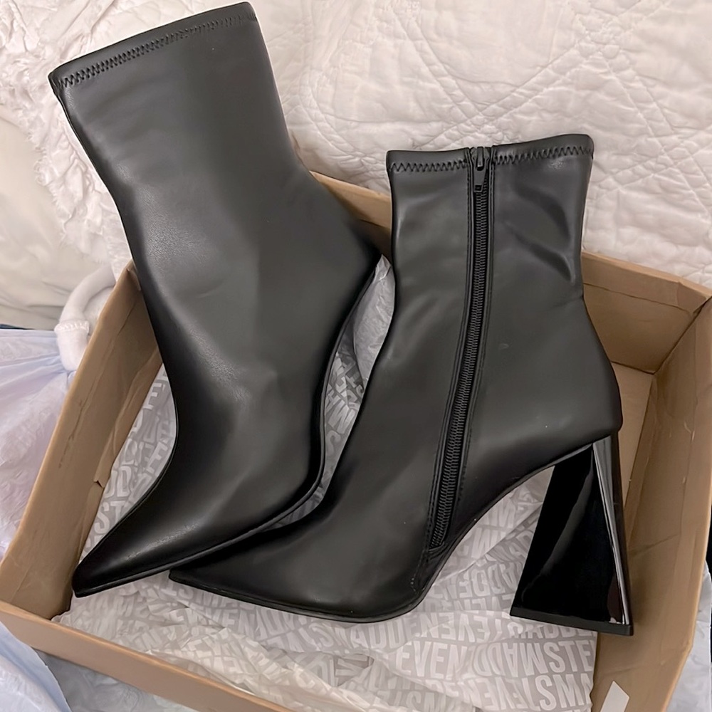 Steve Madden Ticker Womens Faux Leather Pointed Toe Ankle Boots size 8.5